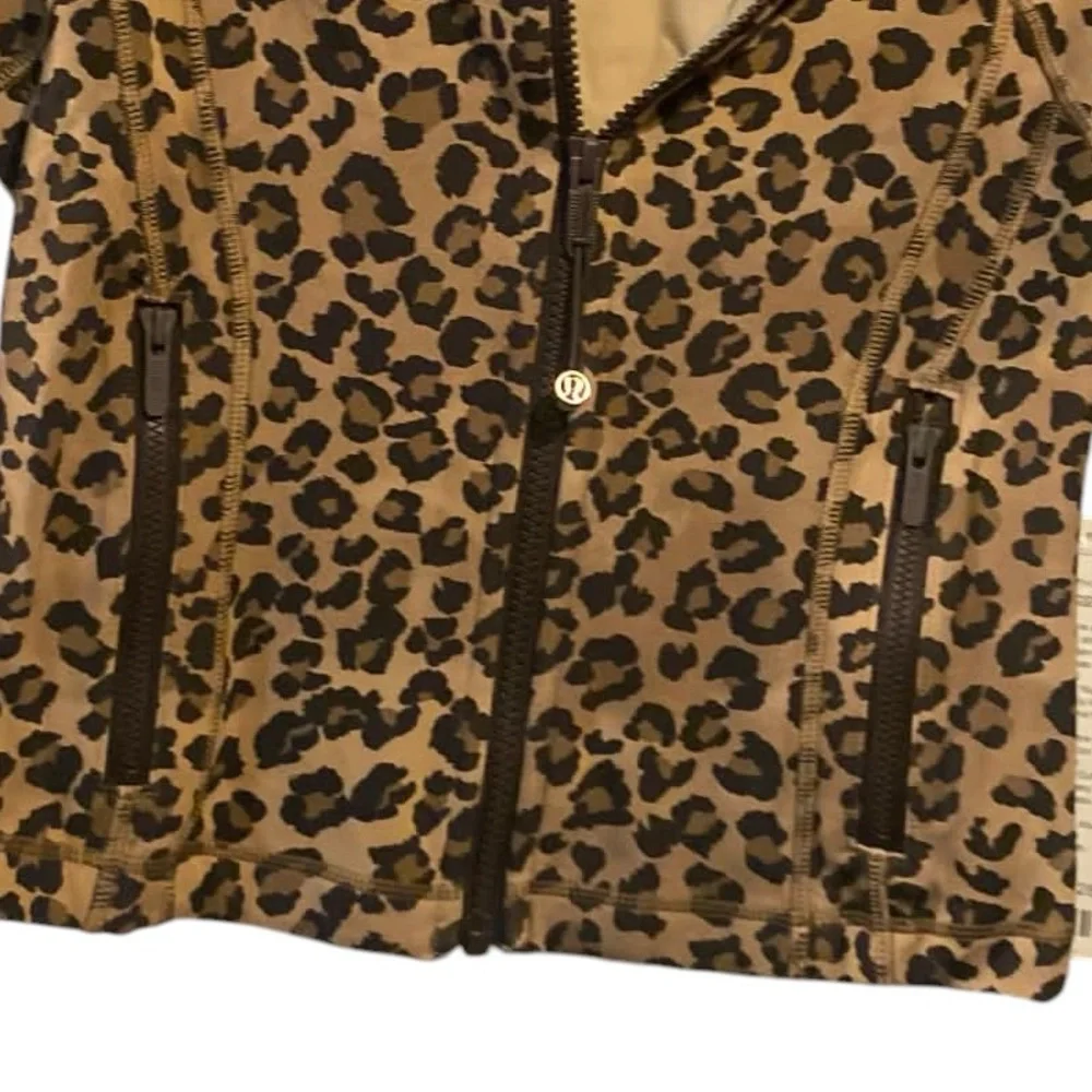 NWT Lululemon define cropped  jacket nulu TRUE LEOPARD MULTI Size 4_4